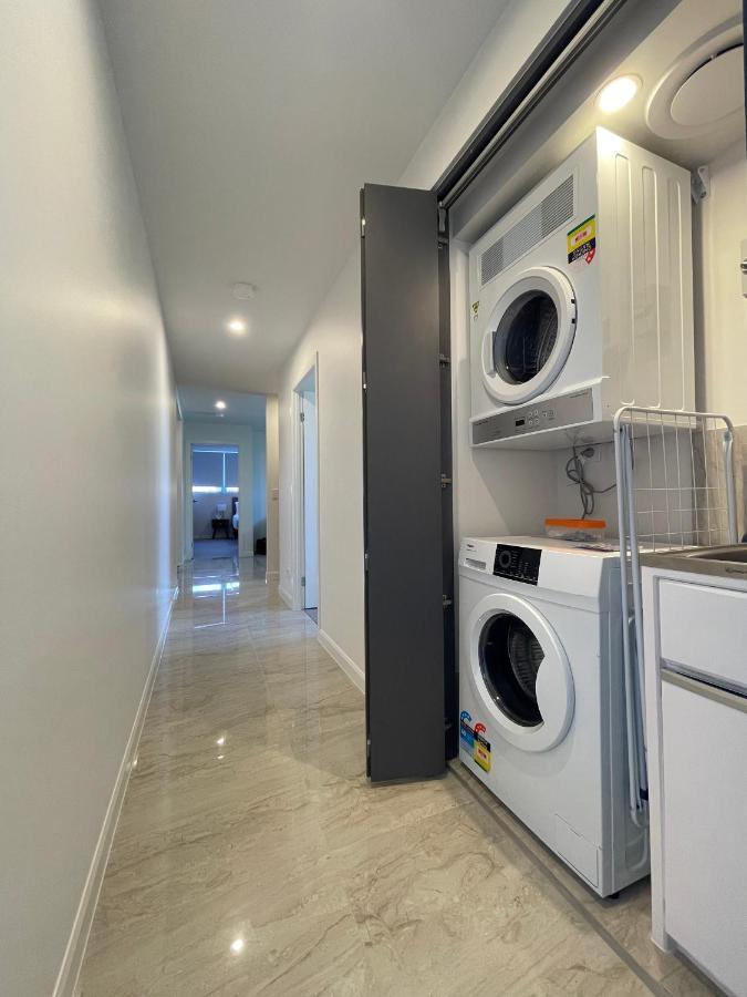Serenity Surfers Paradise Gold Coast Exterior foto