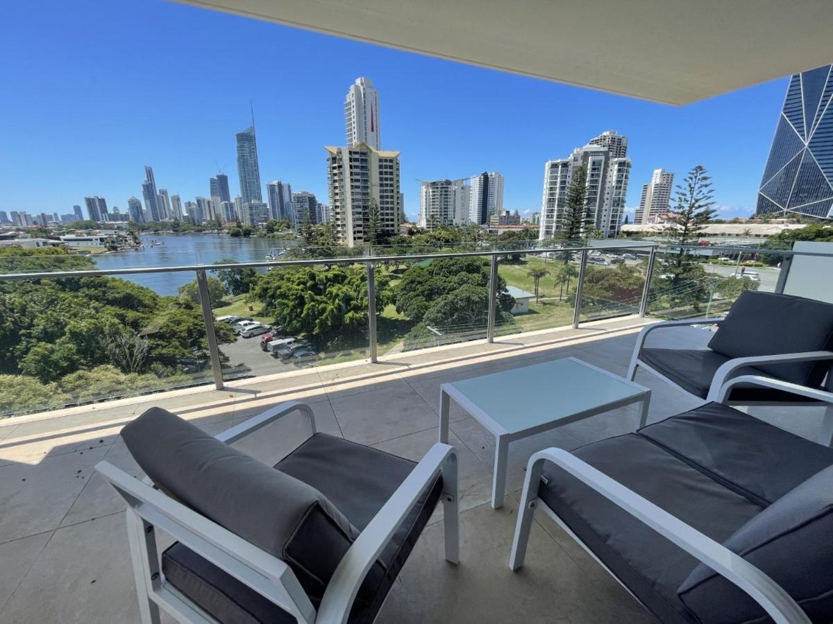 Serenity Surfers Paradise Gold Coast Exterior foto